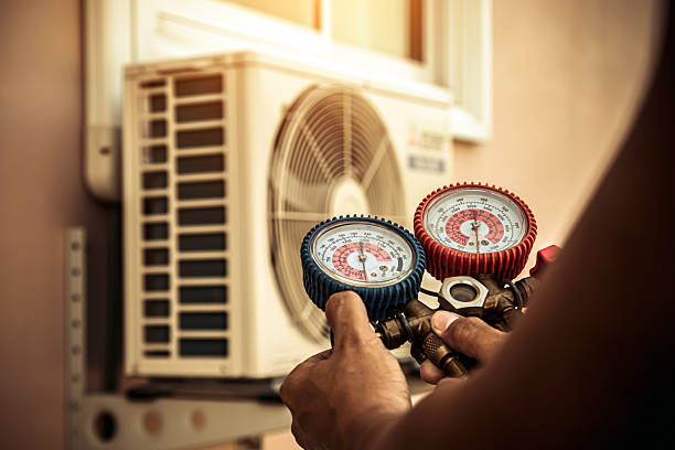 Professional Hvac technician working in Williamston, SC